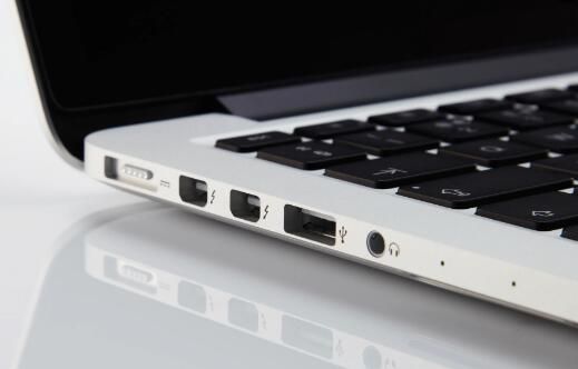 Macbook USB口