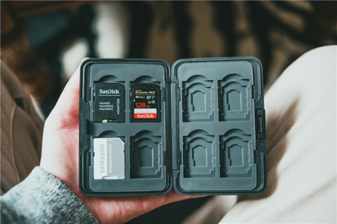 存放SD卡的盒子