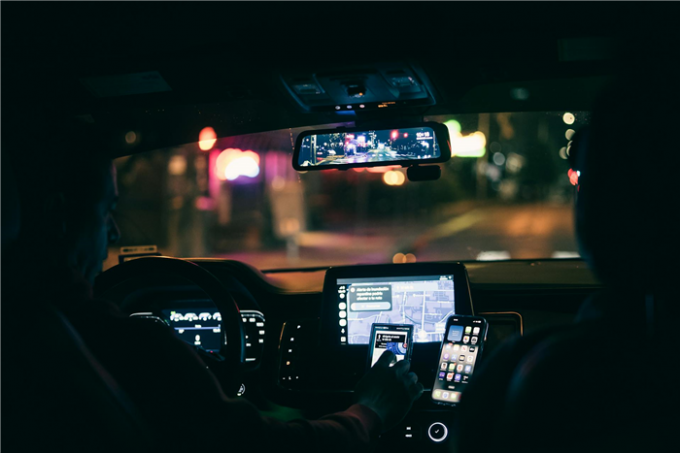 行车记录仪车内画面